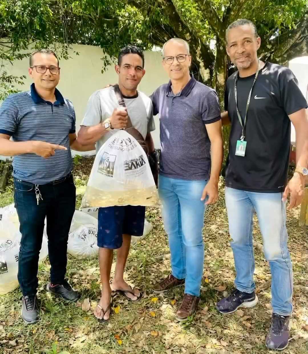 Camacã: Prefeitura entrega 30 mil alevinos da espécie Tambaqui e Tilápia para agricultores 


